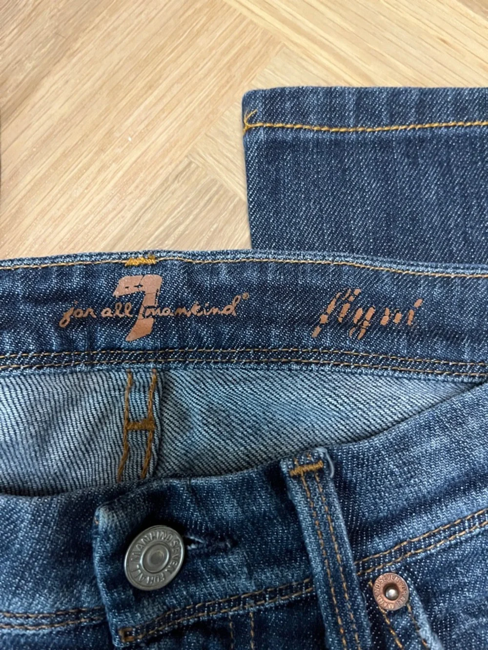 7FAM Flynt Jeans 25 (Short) - Picture 3 of 4